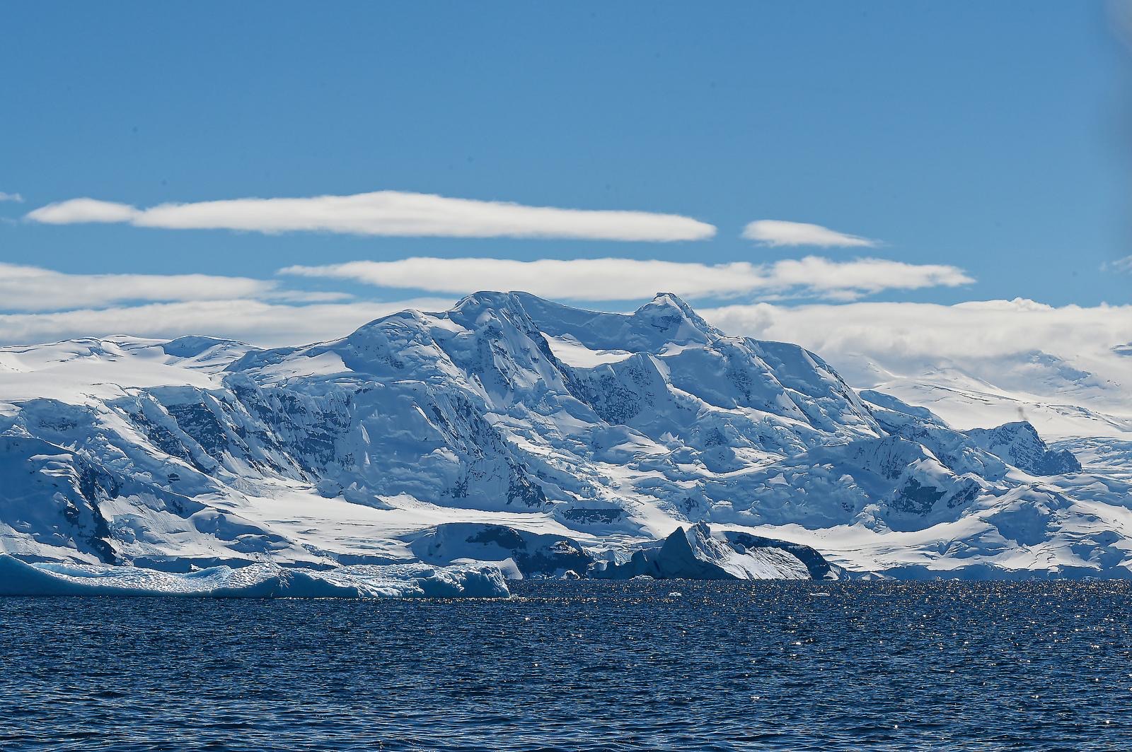 4fd68716-ffc3-43b8-83ab-81b21a5a3595