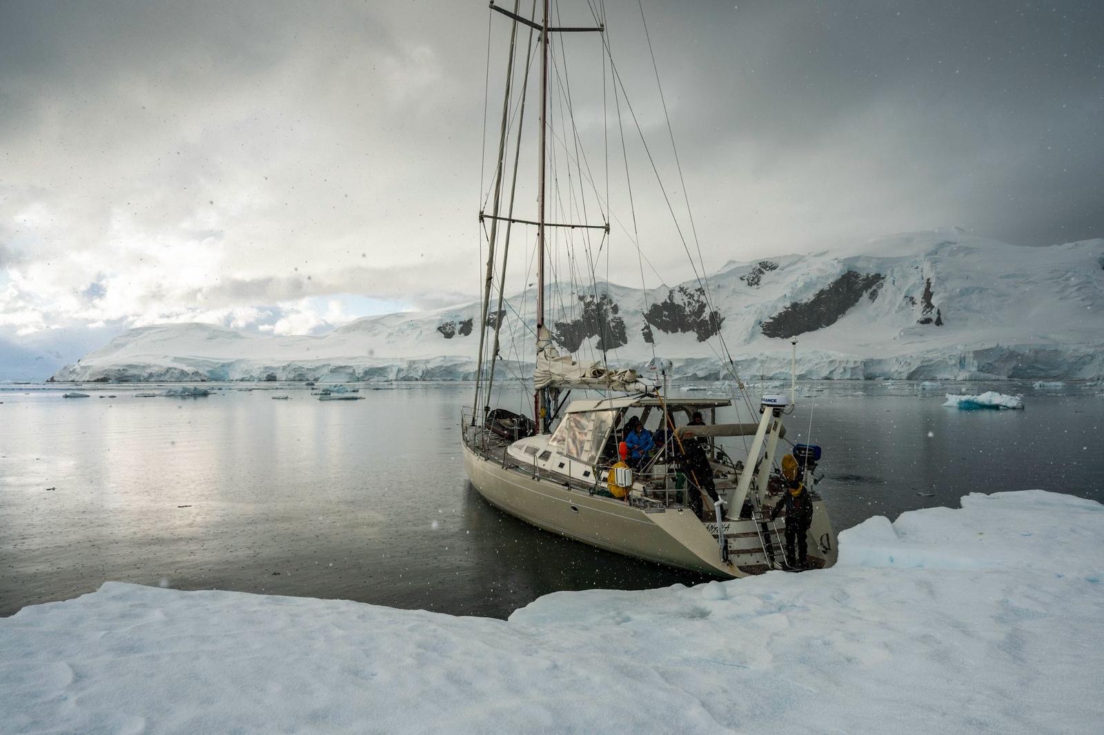 fa0d87cc-ffd4-4f1c-a3d9-2f9c515b0d8d